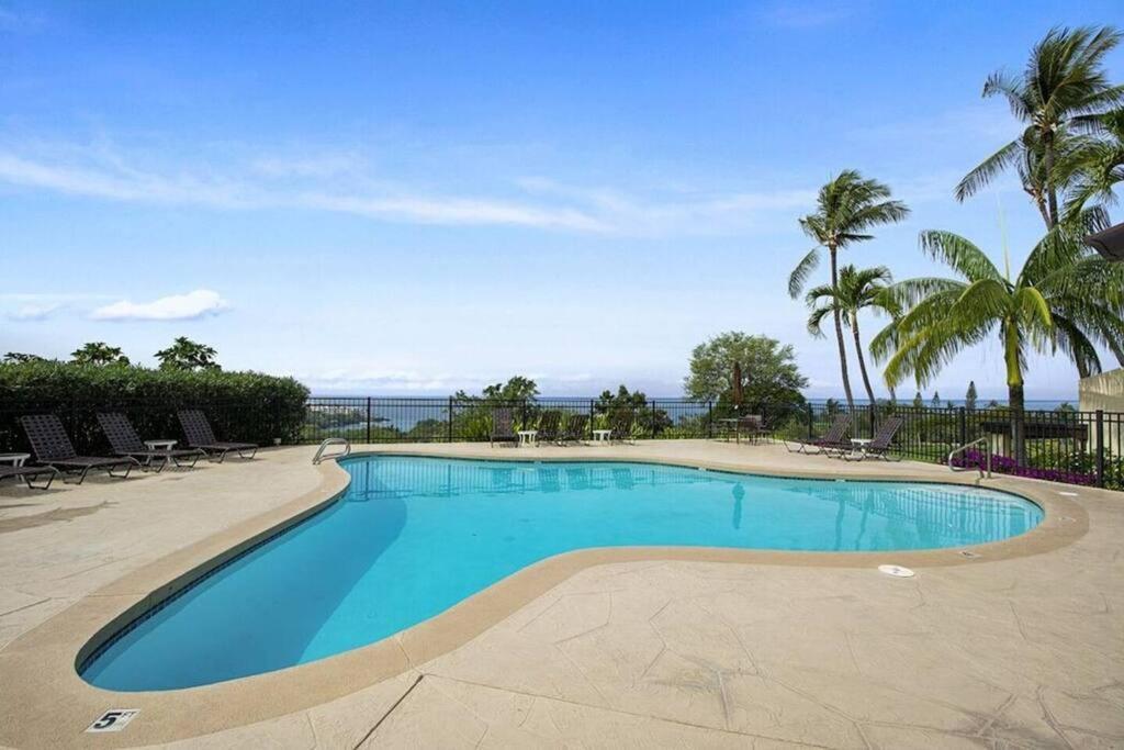 Beautiful 2/2 Condo In Kailua Kona. Ocean View! Bagian luar foto