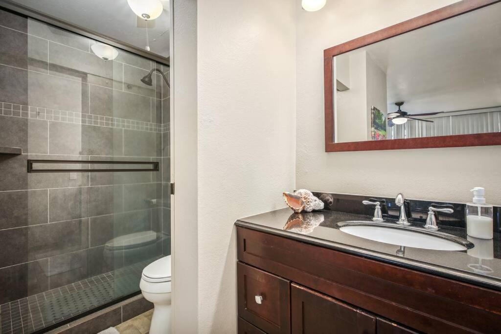 Beautiful 2/2 Condo In Kailua Kona. Ocean View! Bagian luar foto